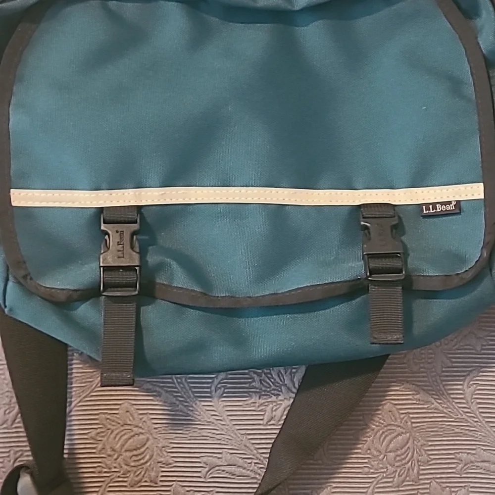 LL Bean Vintage Blue/Green Messenger Bag